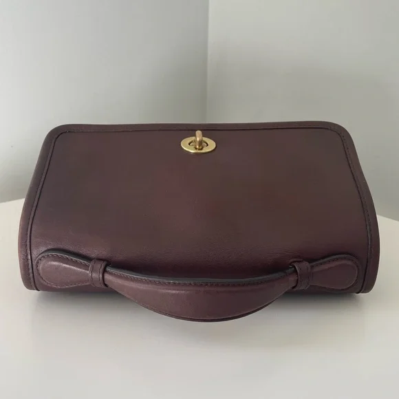 Vintage Coach Court Crossbody | 9870 - Brown Leather - Picture 6 of 16